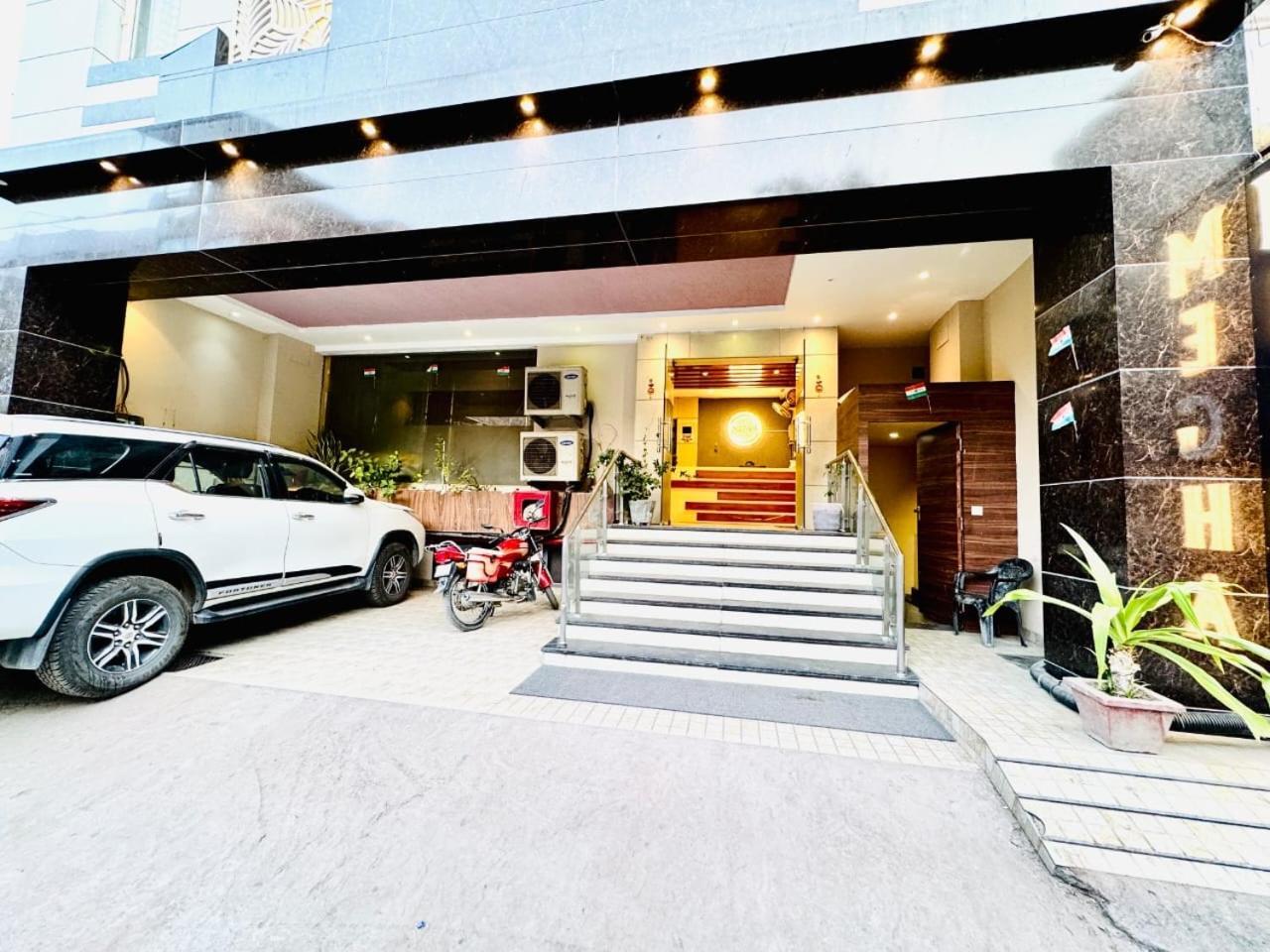 Hotel Megha Inn Lucknow Eksteriør bilde