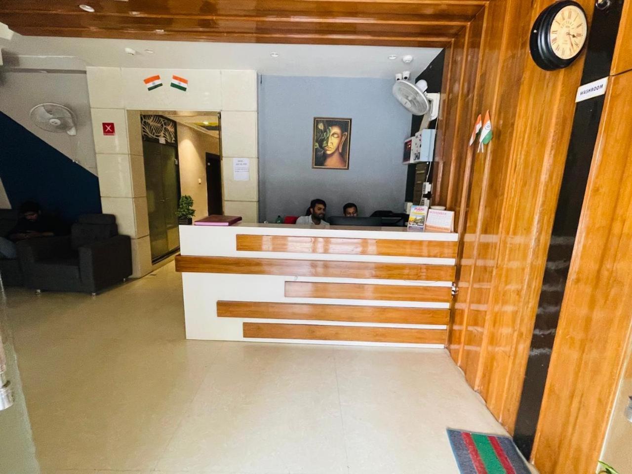 Hotel Megha Inn Lucknow Eksteriør bilde