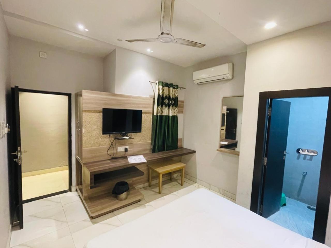 Hotel Megha Inn Lucknow Eksteriør bilde