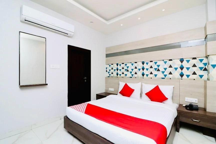 Hotel Megha Inn Lucknow Eksteriør bilde