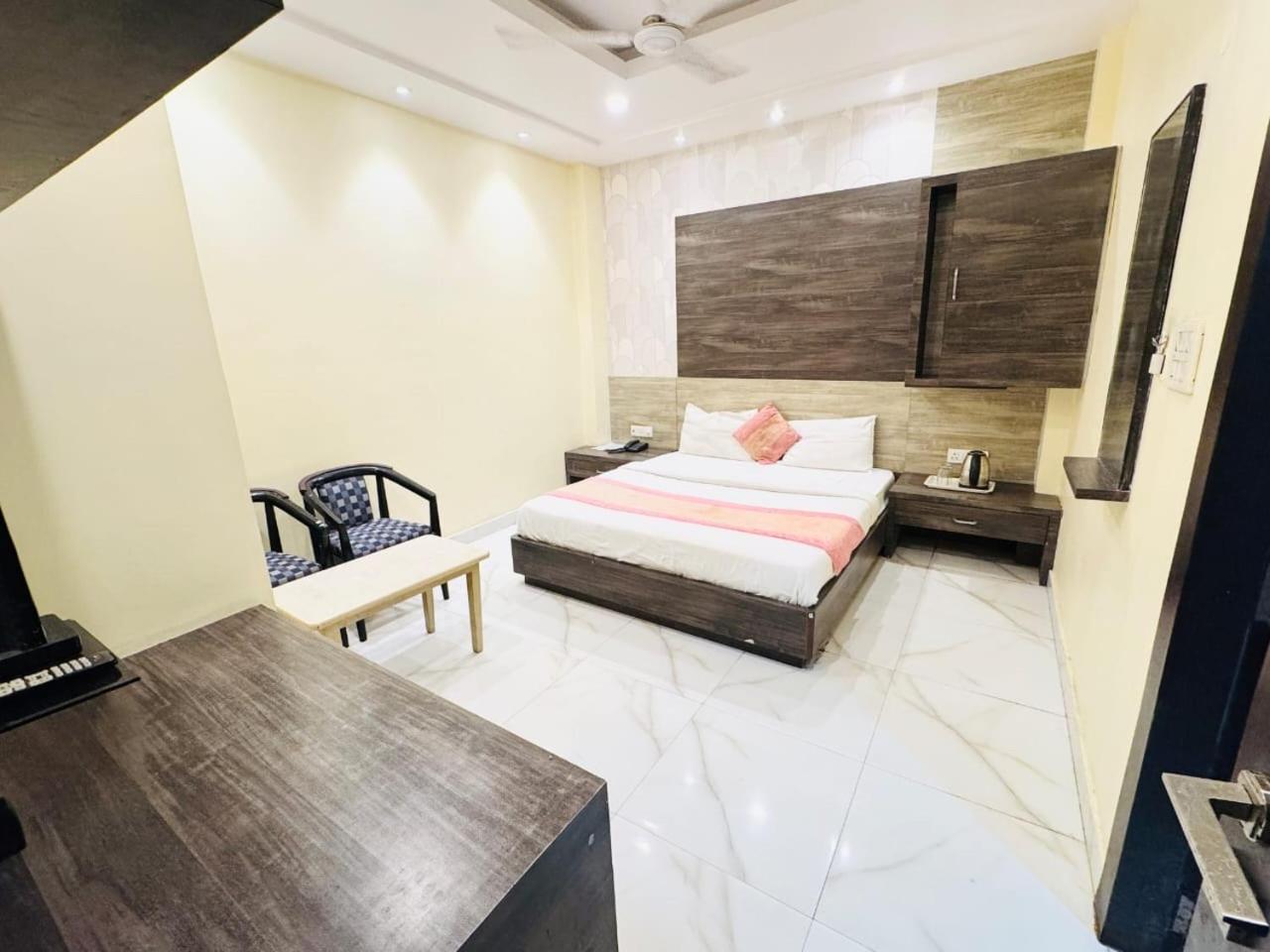 Hotel Megha Inn Lucknow Eksteriør bilde