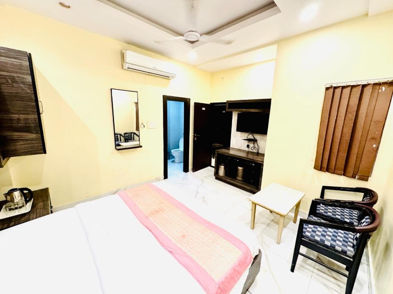 Hotel Megha Inn Lucknow Eksteriør bilde